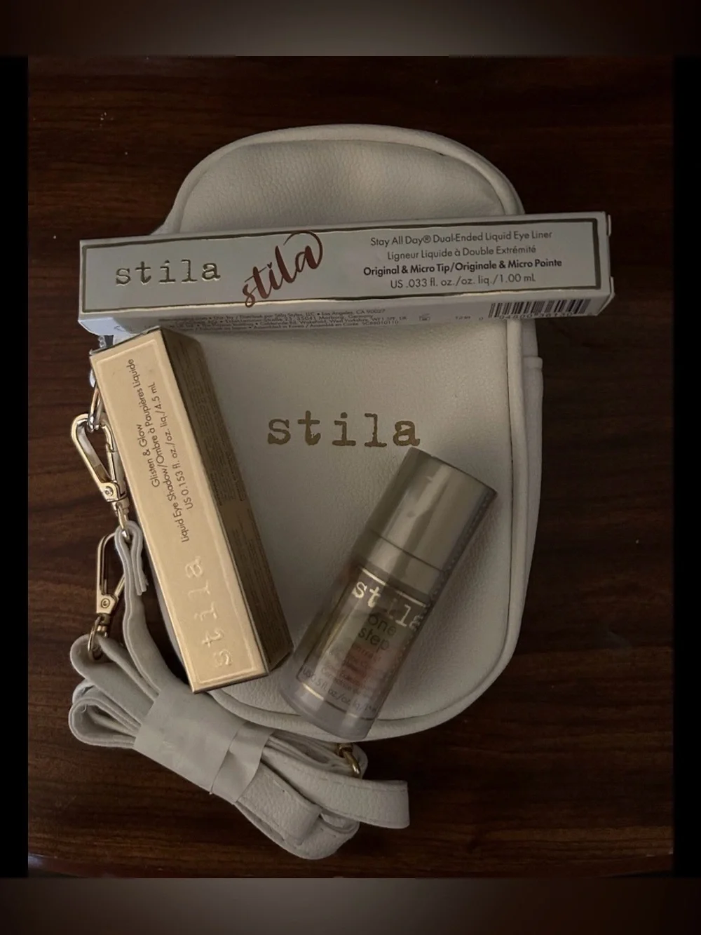 Stila bundle -color corrector, brook eyeshadow, eyeliner-black/ pouch